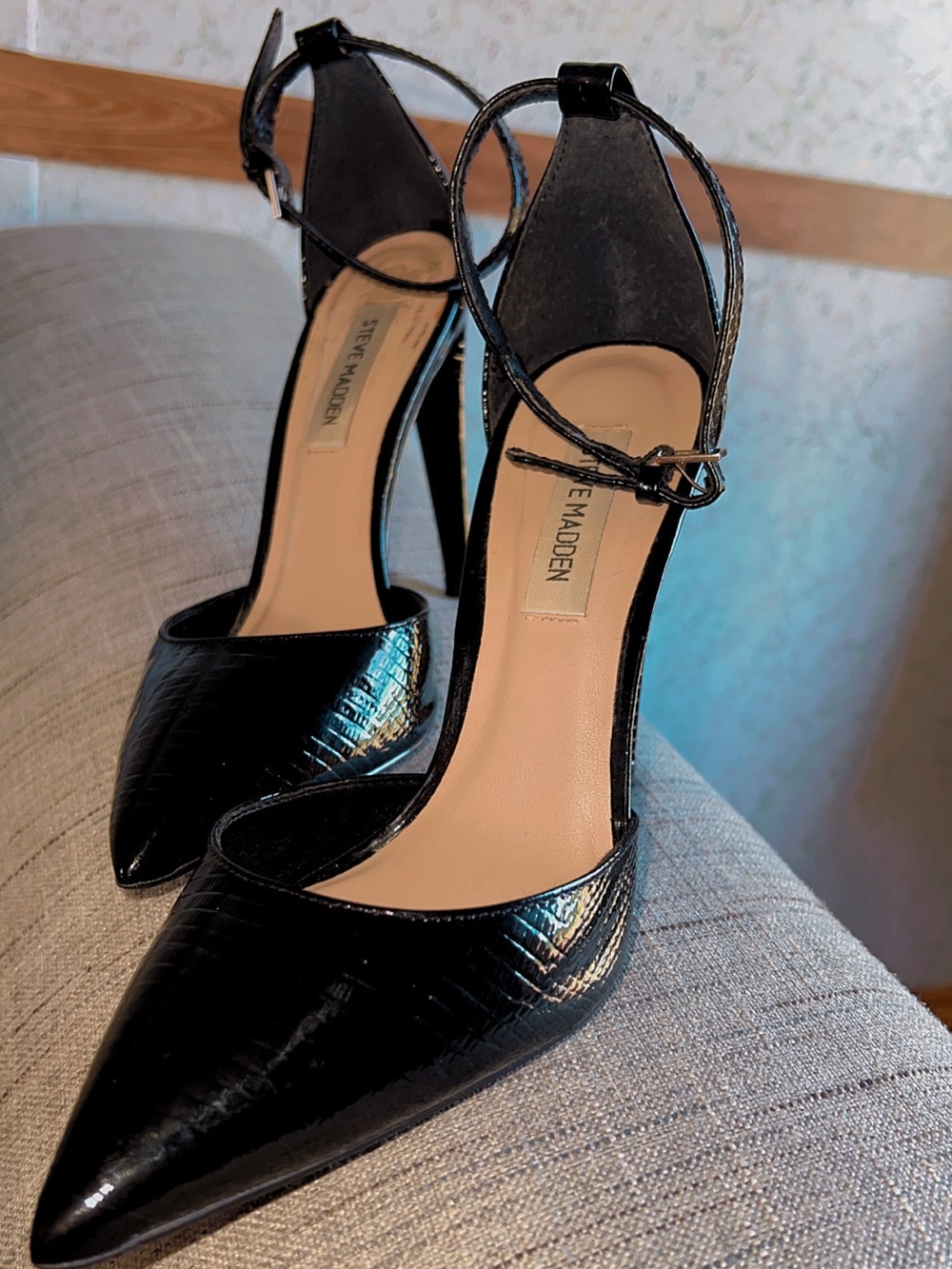 Steve Madden Black Patent Pointed Toe Ankle Strap Heels 8.5